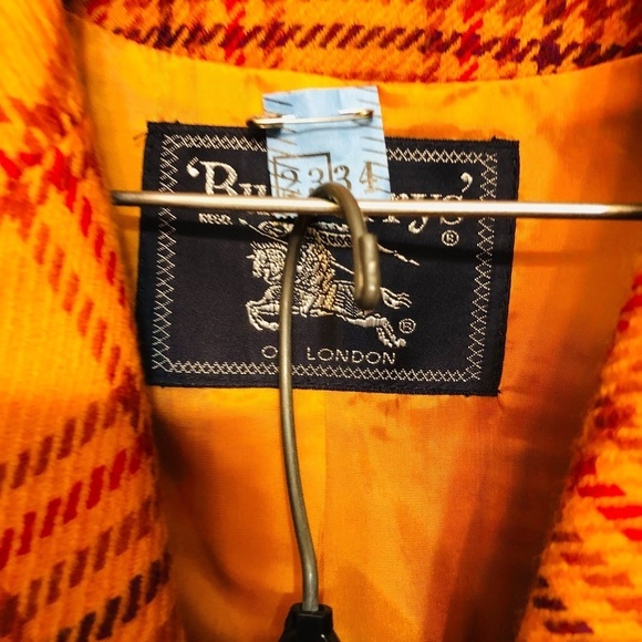 Burberry orange Nova  size 10 print
skirt suit lightly padded shoulders - Picture 7 of 14